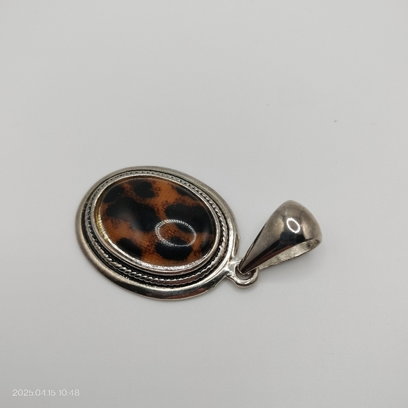 Silver Tone Oval Silver and Brown Leopard Pendant - Picture 8 of 10